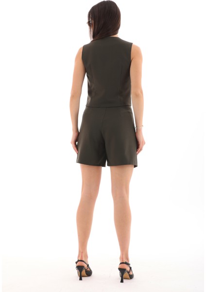 Düğmeli Yelek ve Şort Takımı indirimleri