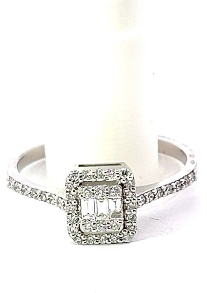 0,28 Ct 1,99 gr Baget Yarımtur Pırlanta Yüzük