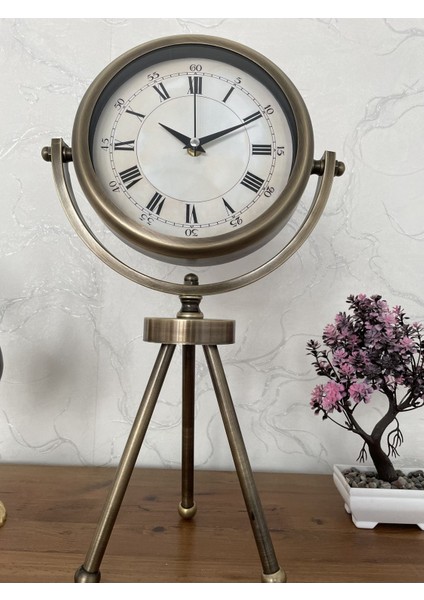 Metal Eskitme Kaplamalı Ayaklı Dekoratif Masa Saati
