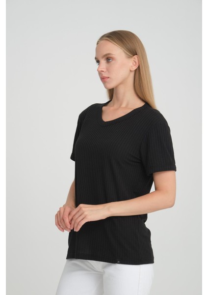 Alexandergardı Fitilli V Yaka Comfort Fit T-Shirt (E24-74602)