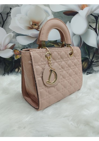 D Model Askılı Kapitone Desenli El Çantası modelleri