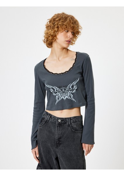 Crop Tişört Uzun Kollu Baskılı U Yaka Dantel Detaylı Slim Fit modelleri