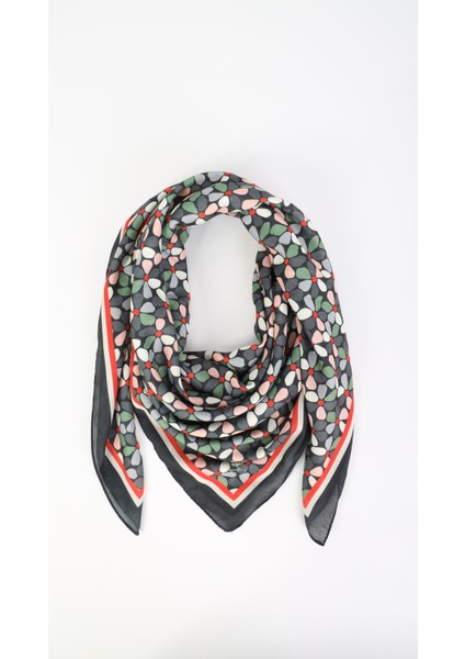 Çiçek Desenli Siyah Eşarp 95X95