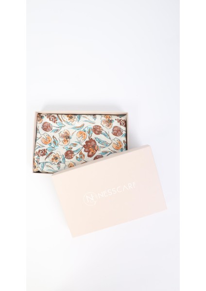 Çiçek Desenli Kahverengi Eşarp 95X95 modelleri