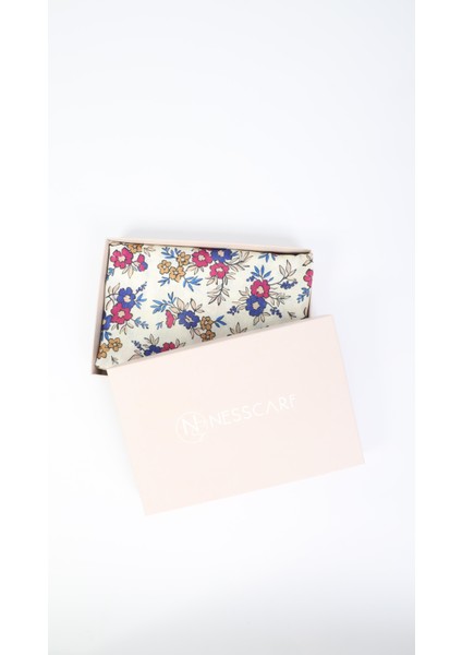 Çiçek Desenli Lacivert Soft Eşarp 95X95 modelleri