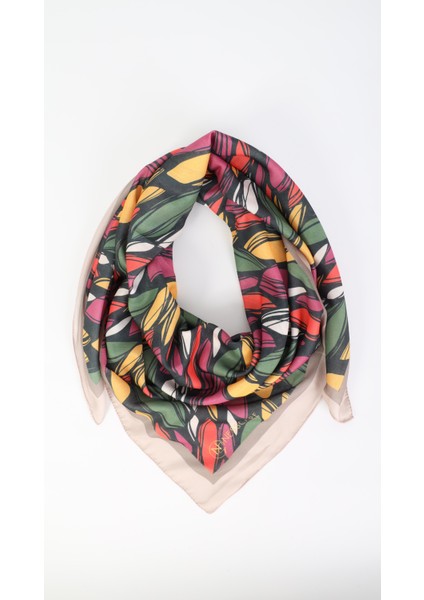 Yaprak Desenli Siyah Soft Eşarp 95X95