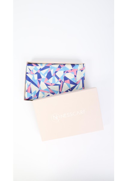 Üçgen Desenli Mavi Eşarp 95X95 modelleri