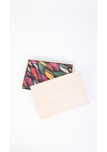 Yaprak Desenli Siyah Soft Eşarp 95X95 modelleri