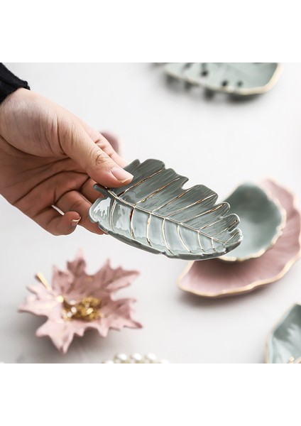 Stili Temizle Yeşil Yaprak Altın Kenarlı Seramik Tepsi Saklama Tepsisi Altın Tüy Takı Makyaj Fırça Saklama Porselen Süs Tabak (Yurt Dışından) modelleri