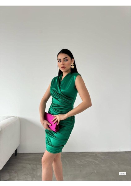 Kadın Kurvaze Yaka Kolsuz Büzgü Detay Saten Elbise(Renkli) modelleri