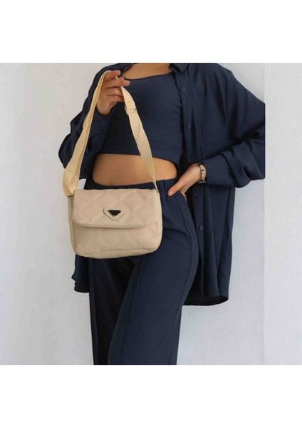 Kadın Omuz Askılı Kapitone Çanta fiyatları