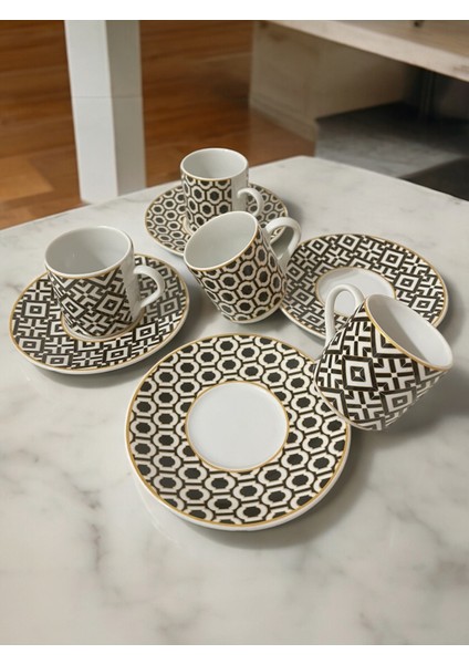 Dekoratif Şık Tasarım Beyaz Altın Yaldızlı Modern Desenli 4 Kişilik Porselen Kahve Fincan Seti indirimleri