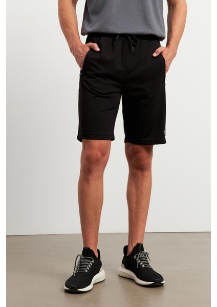 6000 Erkek Şort Esnek Tasarım ve Modern Stil ile Rahat Spor Deneyimi Sunar modelleri