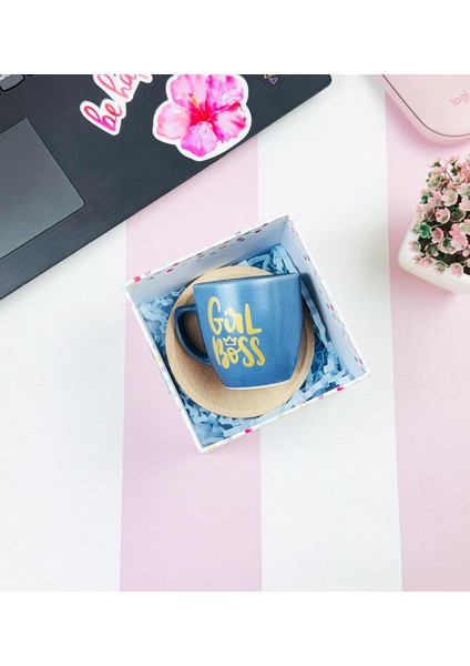 Özel Kutulu Girl Boss Ahşap Tabaklı Türk Kahvesi Fincanı