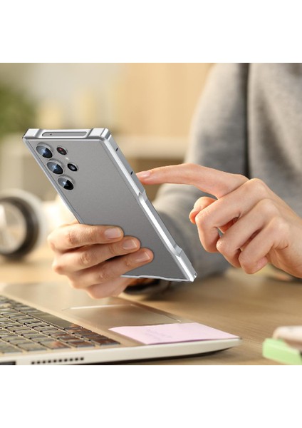 Google Piksel 8 Pro Ağır Hibrit Metal Tampon Askeri Sınıf Için Kılıf (Yurt Dışından)