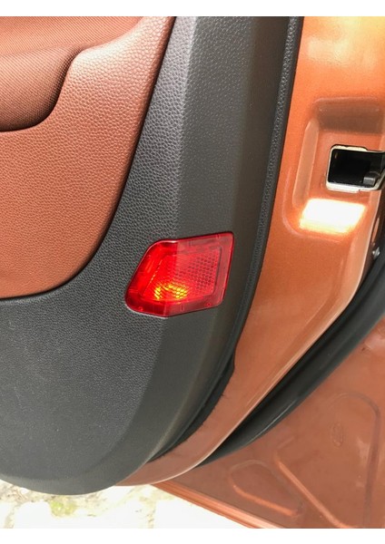 Ford Fiesta Kapı Içi Döşeme Reflektör Kapağı Sağ 2013-2018