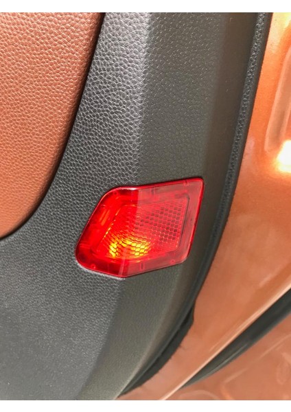 Ford Fiesta Kapı Içi Döşeme Reflektör Kapağı Sağ 2013-2018
