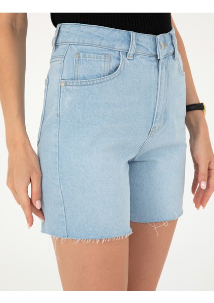 Kadın Açık Mavi Jean Bermuda Şort 50284156-VR003 indirimleri