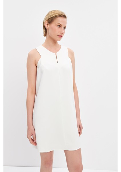 Beyaz Halter Yaka Mini Elbise modelleri