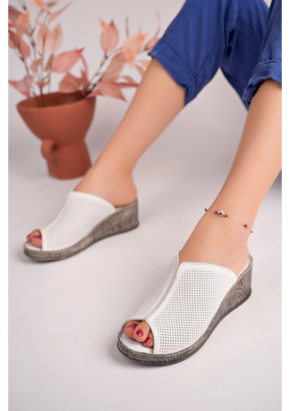 Kadın Beyaz Dolgu Topuklu Yumuşak Taban Rahat Terlik modelleri