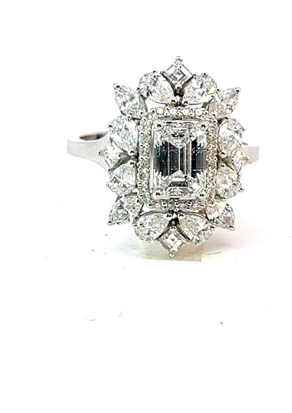 2,44 Ct 4,47 gr Gösterişli Büyük Tektaşlı Tasarım Yüzük