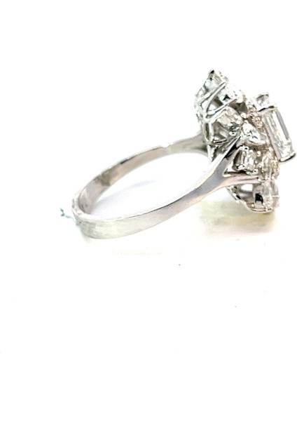 2,44 Ct 4,47 gr Gösterişli Büyük Tektaşlı Tasarım Yüzük fırsatları