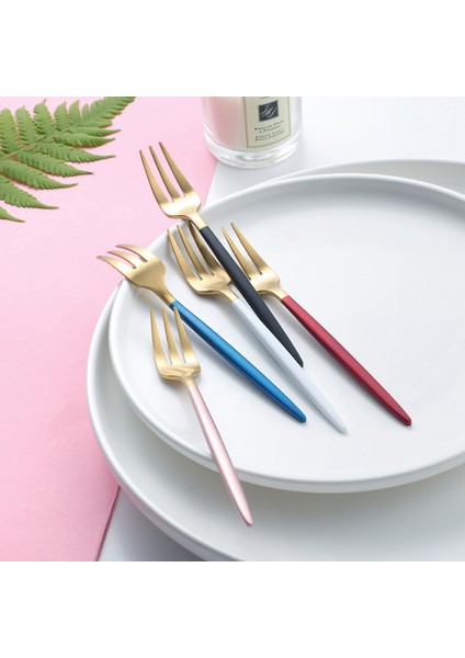 Altın 1 Adet Tarzı 1 Adet Meyve Çatalı Paslanmaz Çelik Pasta Çatalları Siyah Altın Renkli Çeşitli Çay Çatalı Yemek Takımı Otel Parti Restoran Malzemeleri (Yurt Dışından) modelleri