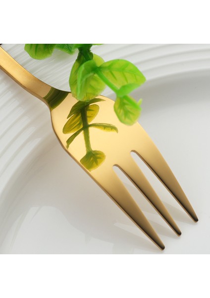 Gül Altın 1 Adet Tarzı 9 Renkli Pasta Çatalı Paslanmaz Çelik Altın Çatal Meyve Salatası Küçük Yemek Çatalı Kullanışlı Tatlı Çatalı Atıştırmalık Yemek Takımı Için. (Yurt Dışından) indirimleri