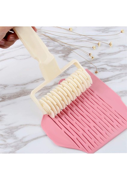 M Tarzı Abs Plastik Kafes Rulo Kesici Hamur Kesici Pasta Pizza Kurabiye Çekme Örgü Tekerlek Bıçak Pişirme Pasta Araçları Mutfak Aksesuarları (Yurt Dışından) modelleri