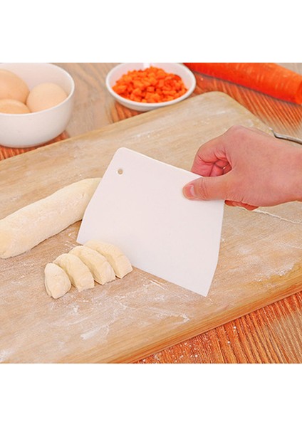 Beyaz Stil Pasta Kesici Plastik Kek Spatula Hamur Kazıyıcı Yamuk Ekmek Pizza Fondan Araçları Tereyağı Bıçağı Çok Amaçlı Güvenli Hamur Kesiciler (Yurt Dışından) fiyatları