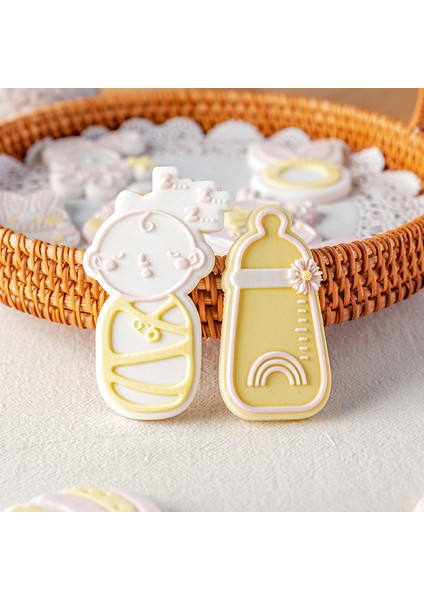 PC0382 Stili Kız Bebek Bisküvi Kalıp Akrilik Kabartma Basın Damga Önlük Başlık Fondan Kurabiye Kesici Ev Bebek Duş Dıy Pişirme Araçları (Yurt Dışından) fiyatları