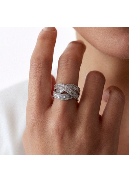 14 Ayar Altın Baget Taşlı Kadın Yüzük