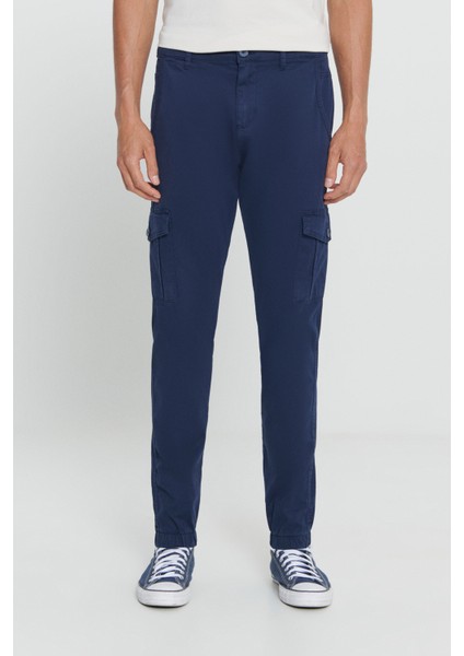 Erkek Lacivert Slim Fit Dar Kesim Kargo Cepli Pamuklu Esnek Pantolon