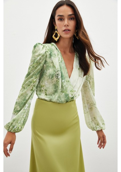 Çiçek Desenli Bodysuit Bluz - Çağla Yeşili