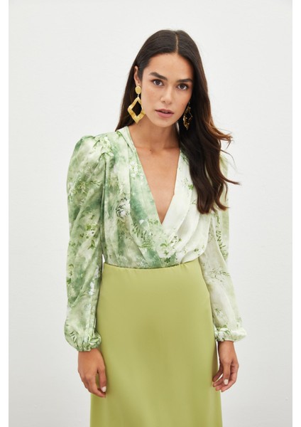 Çiçek Desenli Bodysuit Bluz - Çağla Yeşili fiyatları