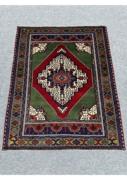 El Dokuması Taşpınar Halısı 137X150 Kare Ölçü Yeşil Kırmızı Halı