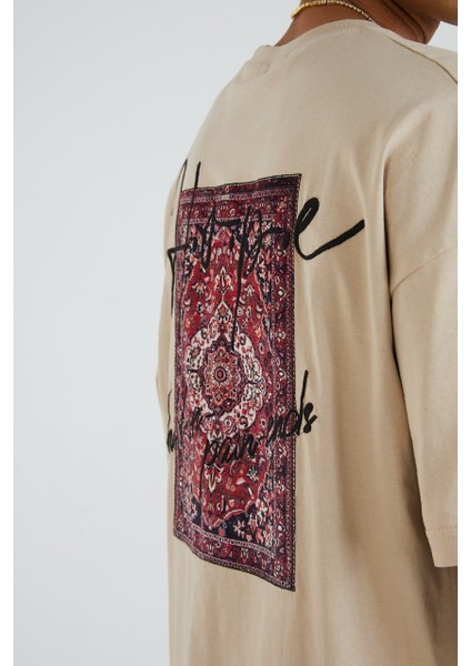 Özel Halı Desenli Dikişli Gri T-Shirt fiyatları