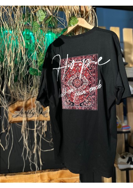 Özel Halı Desenli Dikişli Siyah T-Shirt