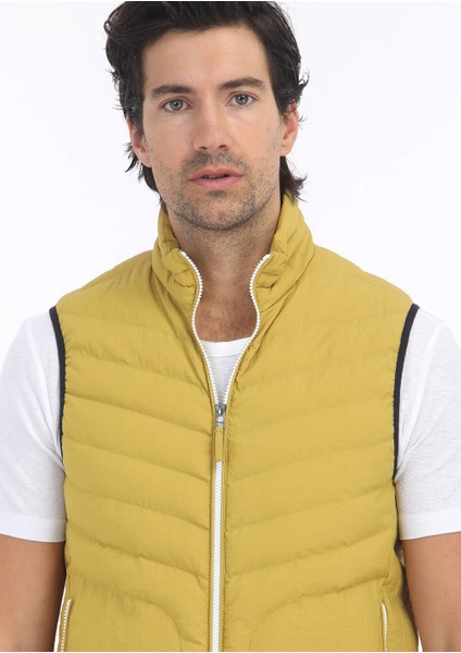 Sarı Regular Fit Dik Yaka Casual Dokuma Spor Yelek modelleri