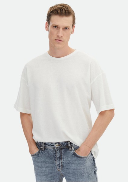 Ekru Jakarlı Bisiklet Yaka %100 Pamuk T-Shirt