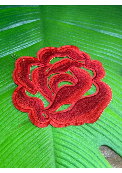 12X11 cm Ütü Ile Yapışan Nakış Işleme Kırmızı Çiçek Arma Dikiş Aplike