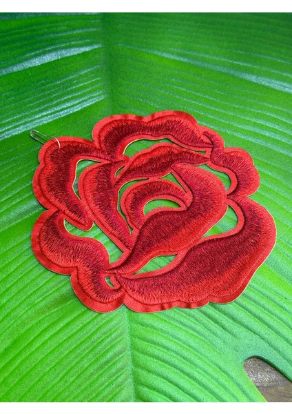12X11 cm Ütü Ile Yapışan Nakış Işleme Kırmızı Çiçek Arma Dikiş Aplike fiyatları