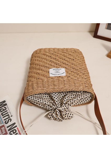 Kare Omuz Hasır Çanta Yeni Basit Koltukaltı Dokuma Çanta Tatil Tarzı Plaj Çantası Çok Yönlü Kadın Çantası Kahverengi (Yurt Dışından) fiyatları