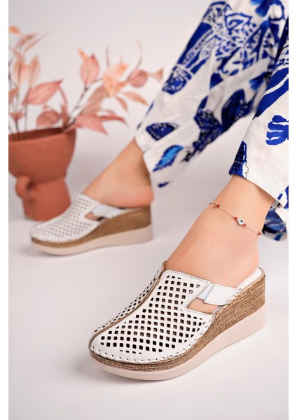 Kadın Hakiki Deri Beyaz Dolgu Topuklu Yumuşak Tabanlı Terlik modelleri