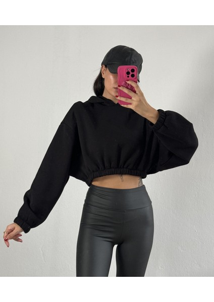 Siyah Kapşonlu Geniş Kesim Şardonlu Crop Sweatshirt 26260