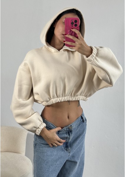 Kutup Beyazı Kapşonlu Geniş Kesim Şardonlu Crop Sweatshirt 26260