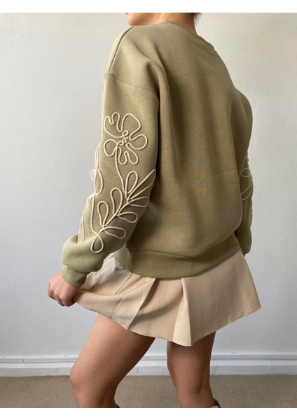 Küf Yeşili Nakışlı Kısa Sweatshirt 26071 modelleri