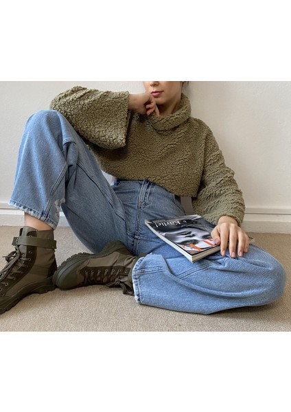 Haki Balıkçı Yaka Crop Oversize Pelüş Sweatshirt 26252