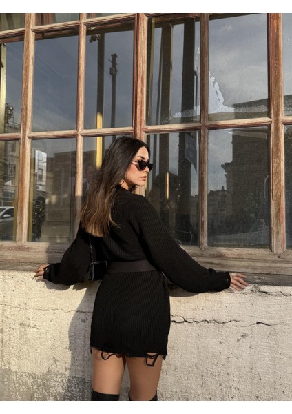 Siyah Uzun Yırtıklı Oversize Triko Kazak 26031 fırsatları
