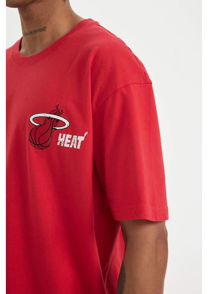 Defactofit Nba Miami Heat Boxy Fit Bisiklet Yaka Kısa Kollu Tişört